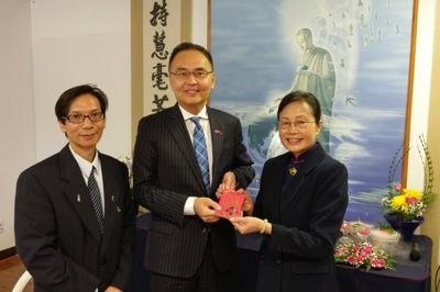 駐丹佛辦事處處長張詩瑞出席聖路易市慈濟浴佛典禮