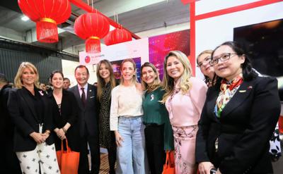 駐巴拉圭大使館參加巴國第18屆國際旅展獲最佳文化貢獻與觀光連結獎