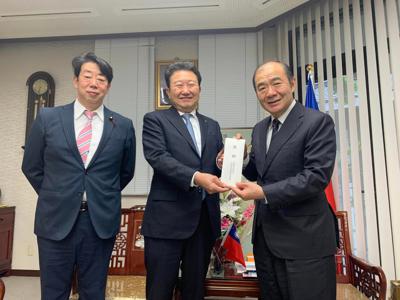 福岡市議会日台友好議員連盟伊藤嘉人会長と津田信太郎事務局長はお見舞いに5月1日ご来訪。ありがとうございました。