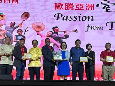 現場感動滿滿 歡騰亞洲臺灣情 「當代樂坊」馬來西亞首站演出獲熱烈回響