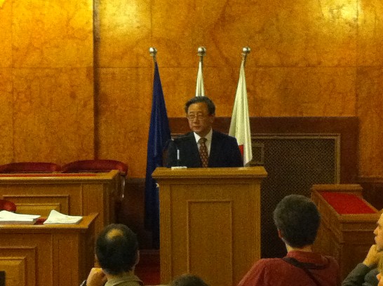 陳代表在斯洛為尼亞首都盧比安那於歐洲台灣研究研討會上致詞