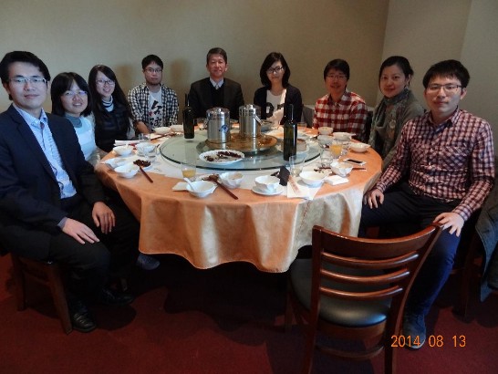 (左起)澳洲國立國家大學博士生吳哲文、邱子育、碩士生陳韻中、澳洲國立國家大學臺灣研究生同學會秘書逄增瑜、駐澳教育組畢祖安組長、博士後研究學者王爾謙、駐澳教育組蔡榛潓小姐博士生蔡凱筠暨同學會會長宋文笛(攝於澳洲首都特區)。