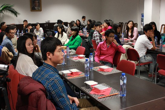 來比度假打工青年踴躍參加經驗交流座談會。