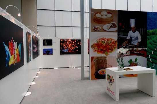 歐洲議會台灣形象展展出自然風光、文化及創新三大類圖片。