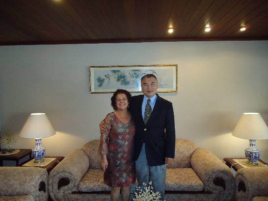 徐大使與友人合影