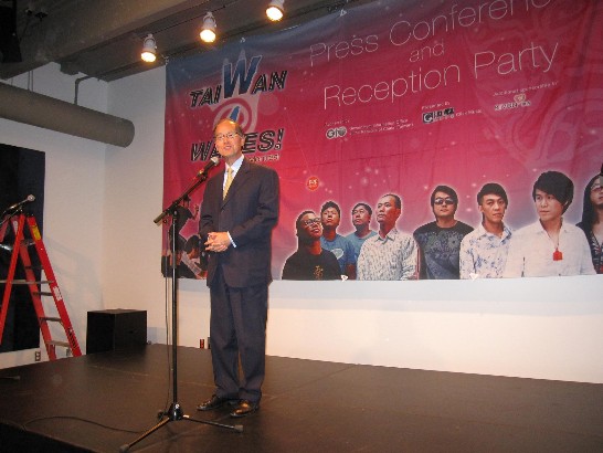李代表在台灣樂團參加蒙特婁國際音樂節演出記者會致詞