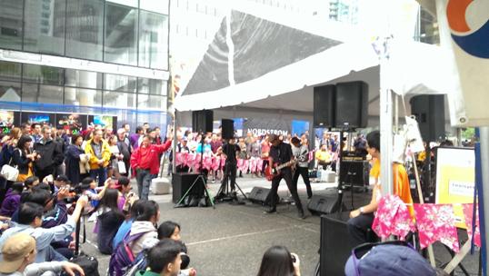 「滅火器樂團」戶外演出