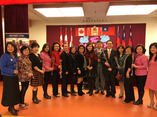 陳副處長與社團代表合影