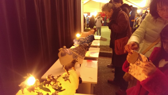 彩繪羊展示吸引民眾駐足欣賞