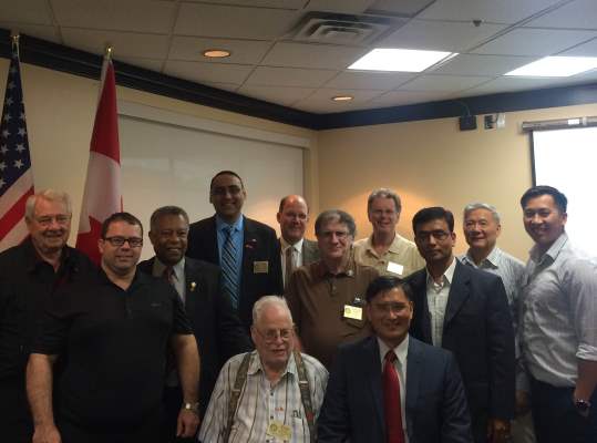 莊恒盛處長與素里市扶輪社成員合影