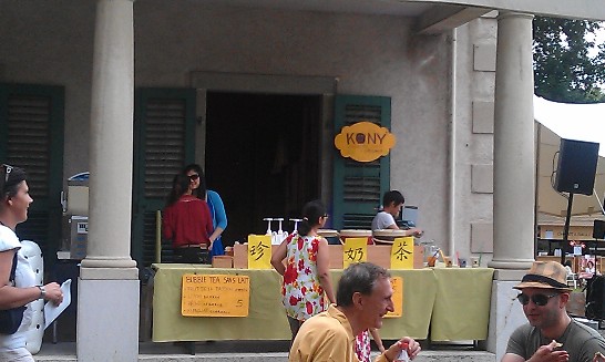 本處推薦台灣珍珠奶茶參加日內瓦邦「國際文化日」（International SaturDay n'Night/ Fête Multiculturelle）。