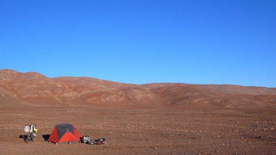 Realizando un admirable viaje de 18 meses de duración ya, el que comenzó en Alaska y que considera trece países en América, el Sr. Strong Wu comparte con nosotros hermosas fotografías de su paso con su bicicleta por Chile; especialmente significativas en el contexto de las celebraciones del Centenario de Taiwán.