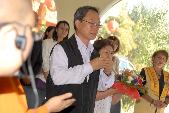 陳大使新東夫婦為為高雄美濃震災祈福