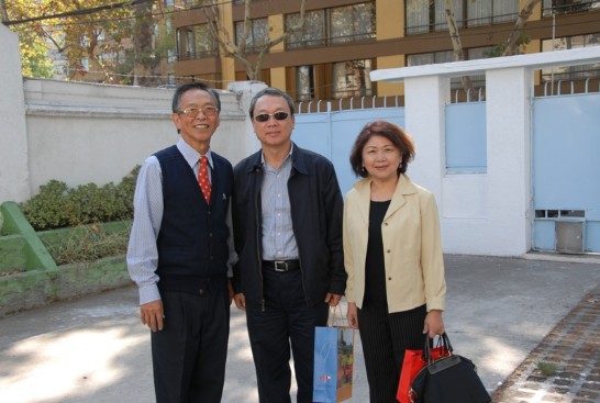 楊校長思棣(左一)、陳大使夫婦