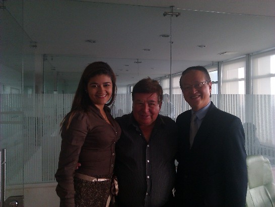 湯代表與綠寶石博物館館長Alberto Sepúlveda合影