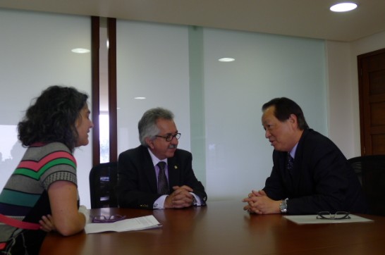 湯代表拜會哥國立大學校長