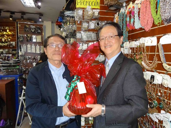 湯代表與台商劉清煌合影