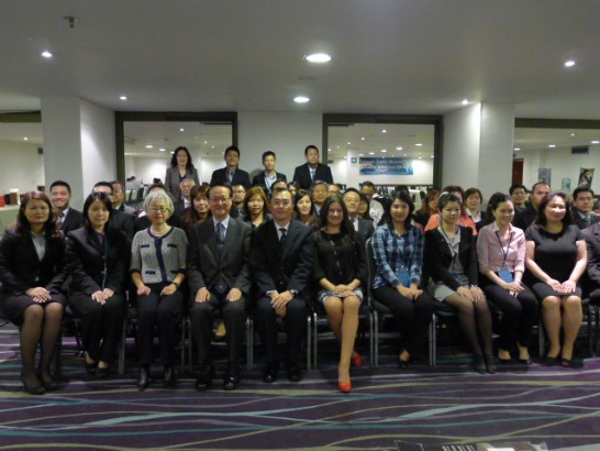 湯代表繼仁與全團合影