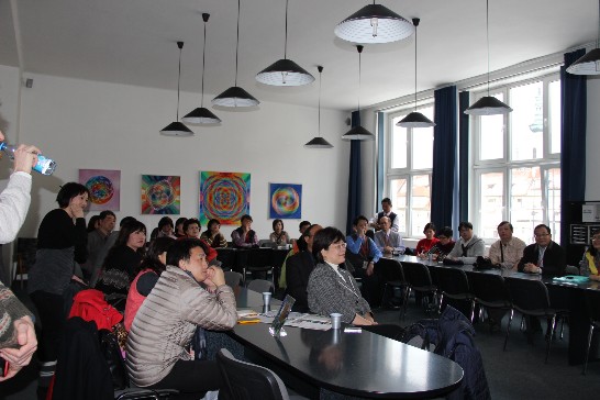 臺北市特殊優良教師考察團聽取Ivana副校長簡報