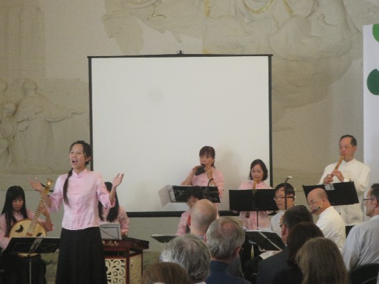 台北絲竹樂團在開幕典禮演奏台捷民謠頗獲讚賞