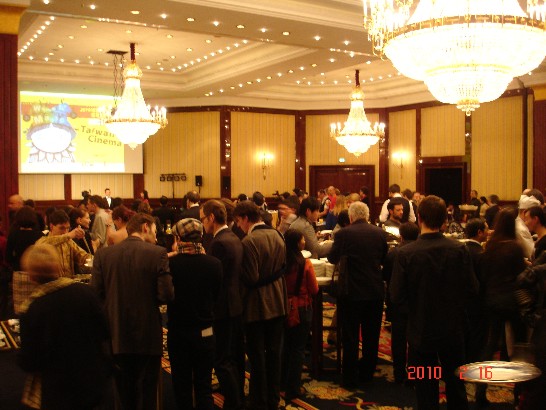 300餘名貴賓熱烈參與「台灣之夜」酒會。