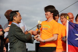 台灣龍舟參加阿斯特歡慶節