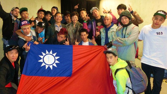 張處長與我隊合影