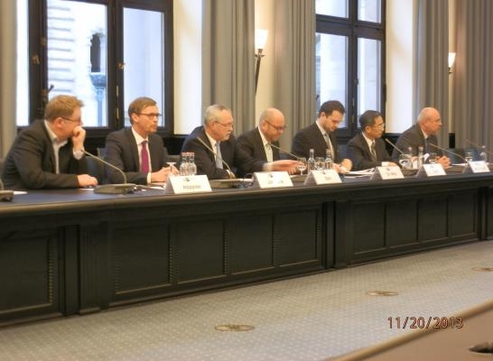 竹友會Dr. Boesken會長(右一)張處長(右二)Dr.Wein(左四)