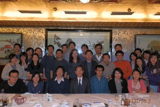 張處長與同學合影