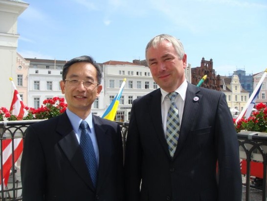 張處長與Beyer市長合影