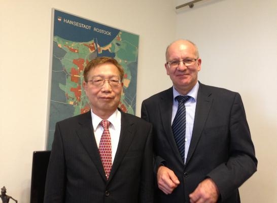 朱處長與Methling市長合影