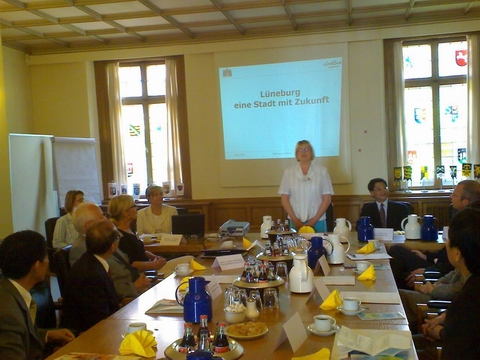 宜蘭縣政府考察團與呂內堡縣政府縣政座談會情形。960416