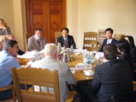 監察院考察團與麥佛邦邦議會申訴委員會及監察使座談情形