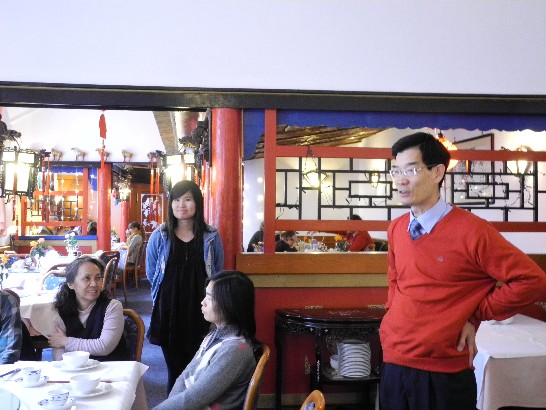 駐慕尼黑辦事處鄭處長兆元偕駐處同仁出席101年12月8日慕尼黑台灣同學會年度會員大會暨歲末團聚!