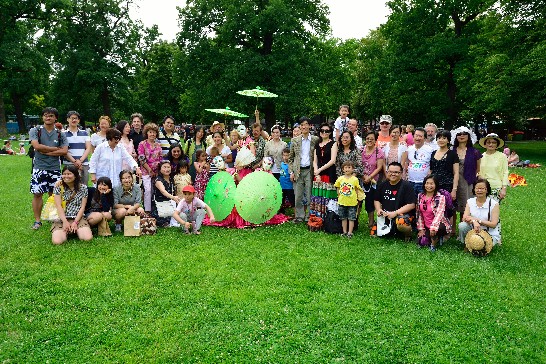 慕尼黑婦女會為慶祝端午節，於101年6月24日在慕尼黑Hirchgarten舉辦聯誼活動,並觀賞台南麻豆新生代舞蹈團精彩表演!