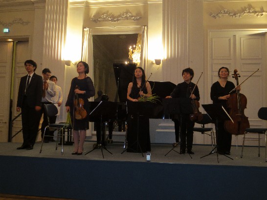 駐慕尼黑辦事處派員參加102年10月16日由好海洋音樂暨表演藝術推廣協會假慕尼黑王宮音樂廳舉辦"蓬萊秋樂2013-經典台灣音樂會"!