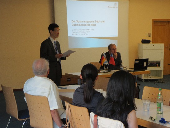 駐慕尼黑辦事處於102年6月21至22日舉辦第3屆「德國留台校友會」,開幕式由鄭處長兆元致歡迎詞!