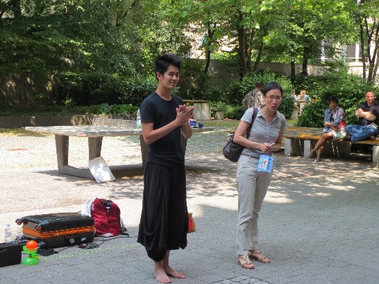 德國台灣協會於102年7月13日邀請溜溜球世界冠軍楊元慶先生蒞臨慕尼黑中文學校表演!