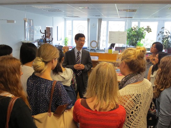 駐慕尼黑辦事處鄭處長兆元於102年7月4日接見Seligenthal文科中學及文藻外語學院師生等乙行!