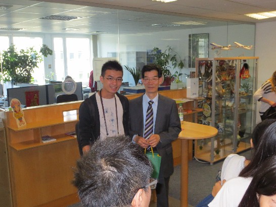 駐慕尼黑辦事處鄭處長兆元於102年7月4日接見Seligenthal文科中學及文藻外語學院師生等乙行!