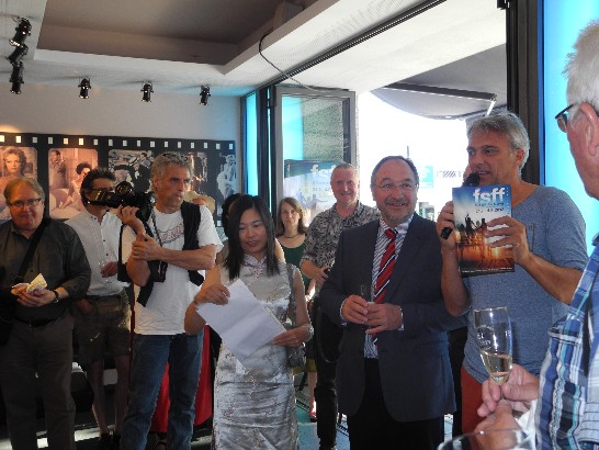 駐慕尼黑辦事處派員參加102年7月31日德國史坦堡縣"第7屆五湖電影展"開幕茶會!