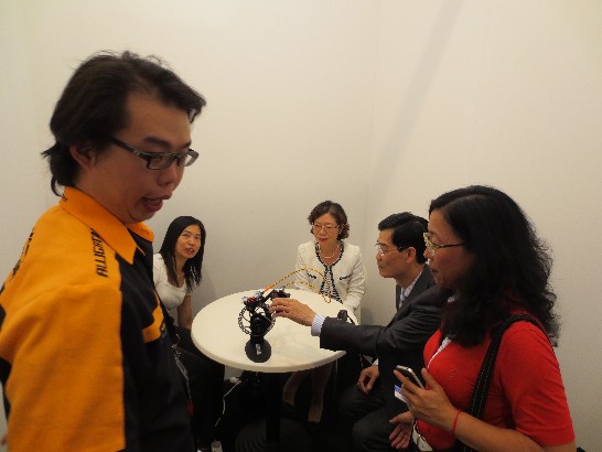 駐德國代表處陳大使華玉偕駐慕尼黑辦事處鄭處長兆元於102年8月29日出席"德國Eurobike展"台灣自行車精品記者會,並於會後探訪我參展廠商!