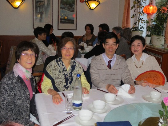 駐慕尼黑辦事處鄭處長兆元夫婦出席102年9月19日中華婦女聯合會南德支會所辦"中秋節聯歡會"!