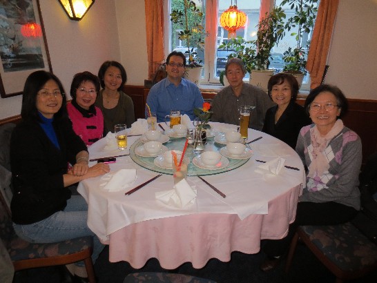 駐慕尼黑辦事處鄭處長兆元夫婦出席102年9月19日中華婦女聯合會南德支會所辦"中秋節聯歡會"!