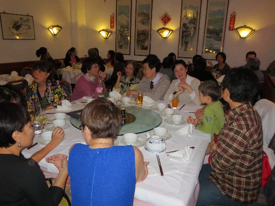 駐慕尼黑辦事處鄭處長兆元夫婦出席102年9月19日中華婦女聯合會南德支會所辦"中秋節聯歡會"!