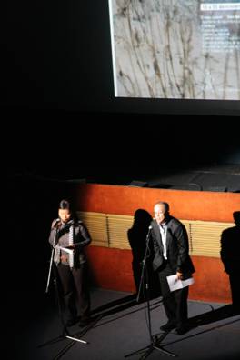 導演陳坤厚上台致詞，並為觀眾帶來開幕片「臉」導演蔡明亮的問候信。
