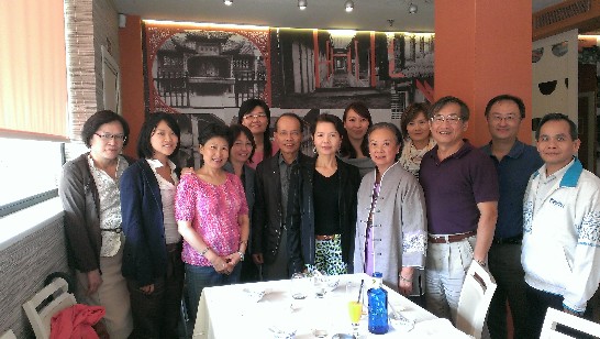 慶祝教師節，侯大使夫婦宴請馬德里主要僑校教師，感謝渠等在推廣華語文化、作育英才之貢獻。