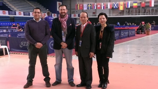 侯大使夫婦與西國桌球聯盟主席 Miguel A. Camacho(左二)合影