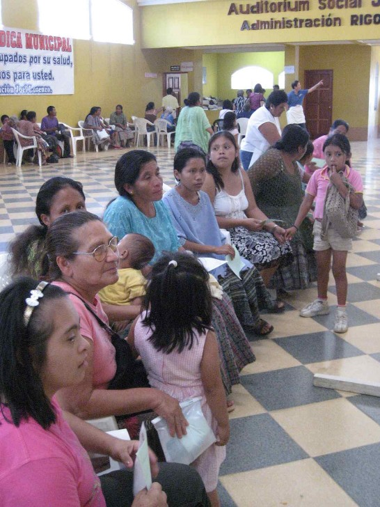 Hasta el cuarto dia de la jornada médica, unos 1200 guatemaltecos han recibodo asistencia médica por la Misión Médica Móvil del Fondo de Cooperación y Desarrollo Internacional Taiwan.