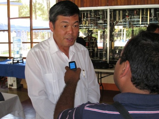 El Embajador Sun entrevistado por los medios.